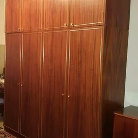 Продаеться шкаф