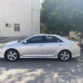 Toyota Camry 2014