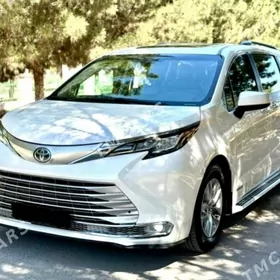 Toyota Sienna 2021