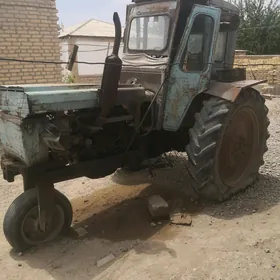 MTZ T-28 2002