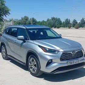 Toyota Highlander 2021