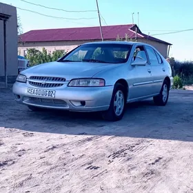 Nissan Altima 2000