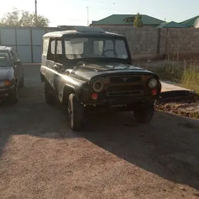 UAZ 469 2001