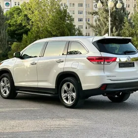 Toyota Highlander 2019