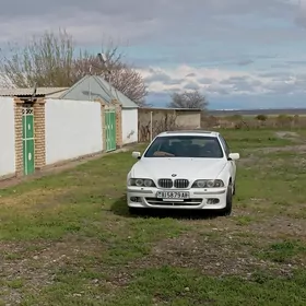 BMW E39 2001