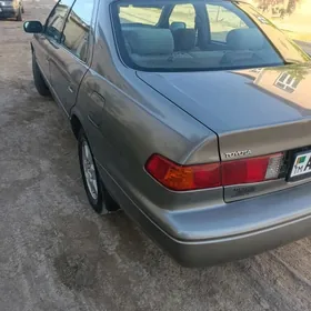 Toyota Camry 2001