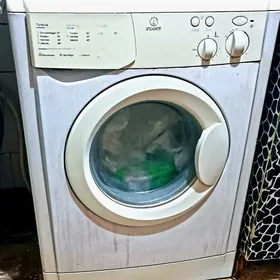 машинка Indesit