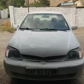 Toyota Echo 2001