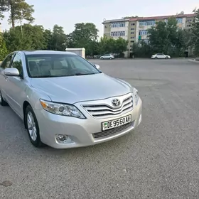 Toyota Camry 2011