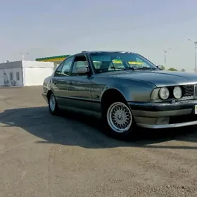 BMW 525 1990
