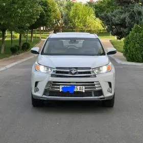 Toyota Highlander 2019