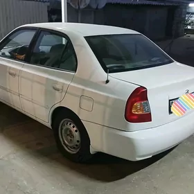 Hyundai Accent 2000