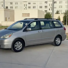 Toyota Sienna 2003