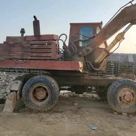 Komatsu PC2000-8 1990