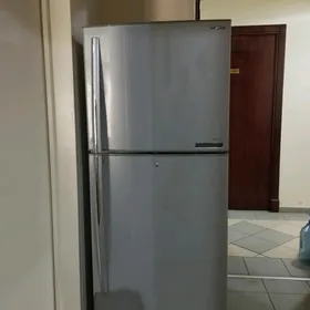 Toshiba Holodilnik 180cm