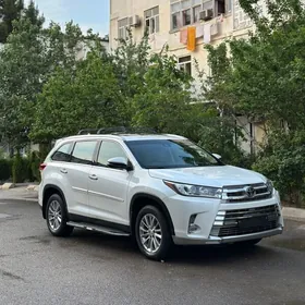 Toyota Highlander 2019