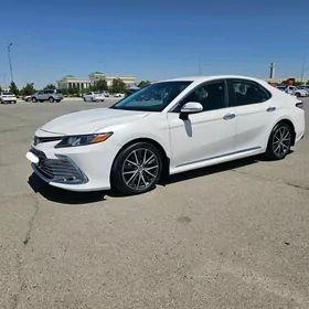 Toyota Camry 2020