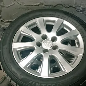 Toyota Teker 215/55/R17