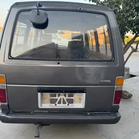 Toyota Hiace 1989