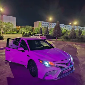 Toyota Camry 2021
