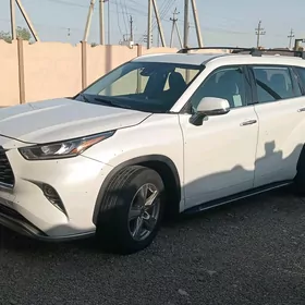 Toyota Highlander 2022