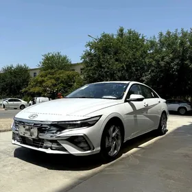 Hyundai Elantra 2025
