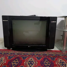 telewizor i postawka