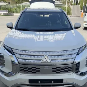 Mitsubishi Outlander 2025
