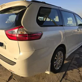 Toyota Sienna 2020