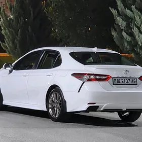Toyota Camry 2019