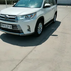 Toyota Highlander 2019