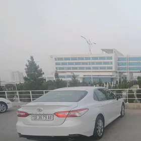Toyota Camry 2019