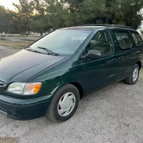 Toyota Sienna 2002