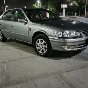 Toyota Camry 2000