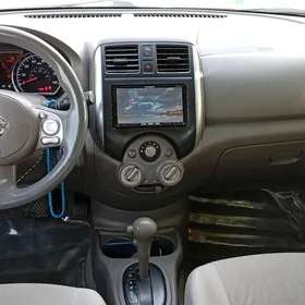 Nissan Versa 2011