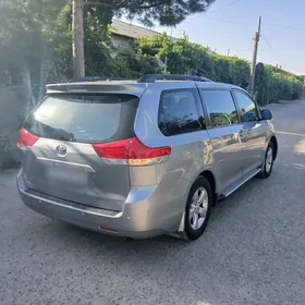 Toyota Sienna 2014