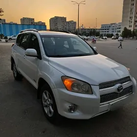 Toyota RAV4 2011