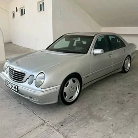Mercedes-Benz E320 2001