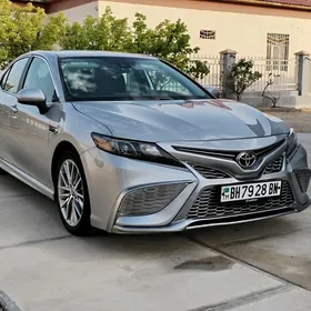Toyota Camry 2021