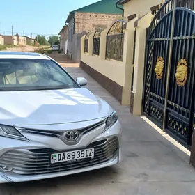 Toyota Camry 2020