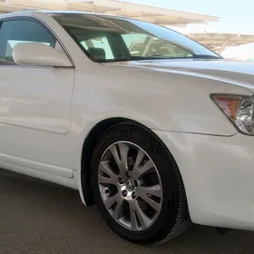 Toyota Avalon 2010