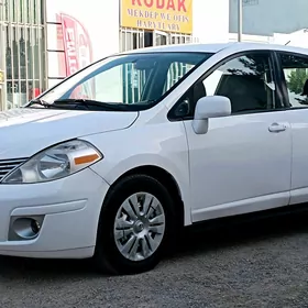 Nissan Versa 2011
