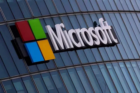 Indem Microsoft kazyýetde: kompaniýa emeli aňy türgenleşdirmek üçin bikanun göçürilen kitaplary ulanmakda aýyplanýar