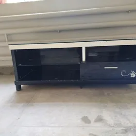 Podstawka telewizoryň aşagyna