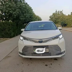 Toyota Sienna 2021