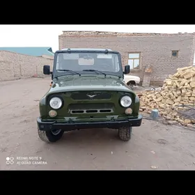 UAZ 469 2004