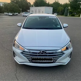 Hyundai Elantra 2020