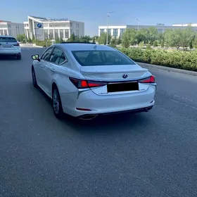 Lexus ES 350 2019