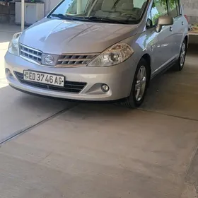 Nissan Tiida 2009