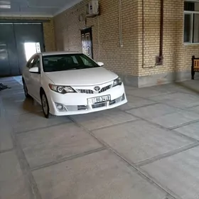Toyota Camry 2014